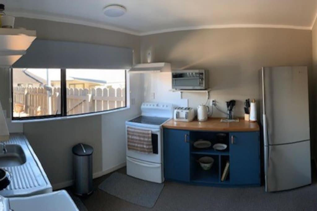 Quiet & Close To Town Taupo Exterior photo